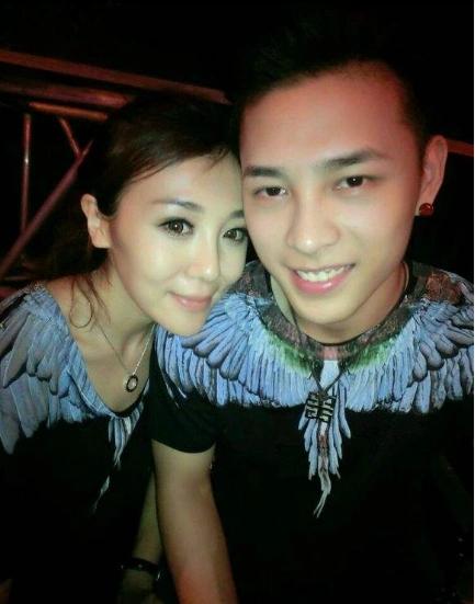 曹赢心还在否认洪尧劈腿,说