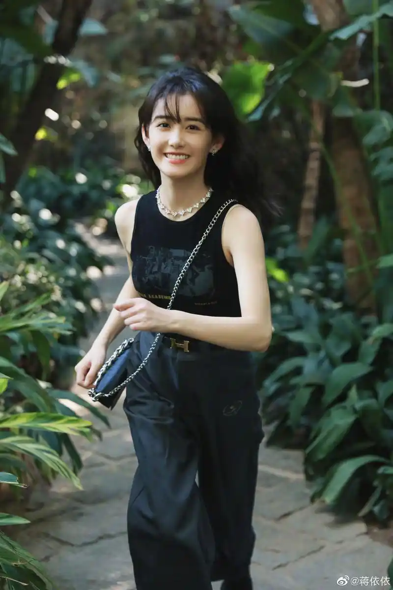 蒋依依好漂亮啊