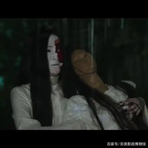 她是恐怖片女鬼中的西施,倾国倾城的美貌,无数男人为之着迷