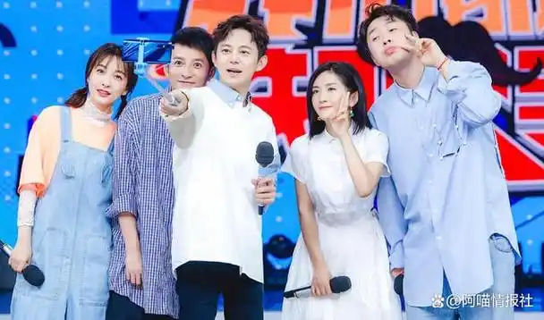 《快乐大本营》是一档备受喜爱的综艺节目,五位成员之间的默契和搞笑