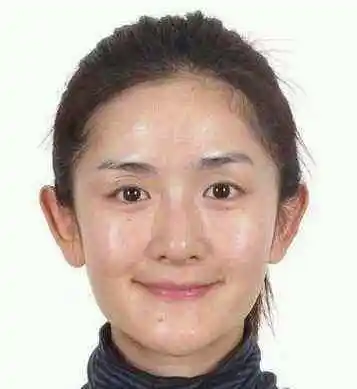 明星素颜证件照公开,刘诗诗颜值在线,看到她,我隔着屏幕都笑了!