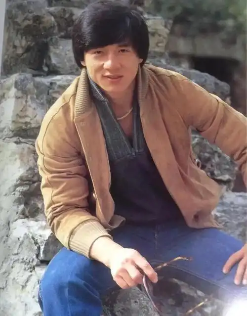 吴绮莉的悲惨情史,枉为人父的成龙那绝情,害得私生女命运更惨