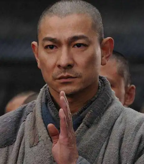 刘德华与邹市明夫妻合影!华仔"小动作"引起热议:镜子暴露人品