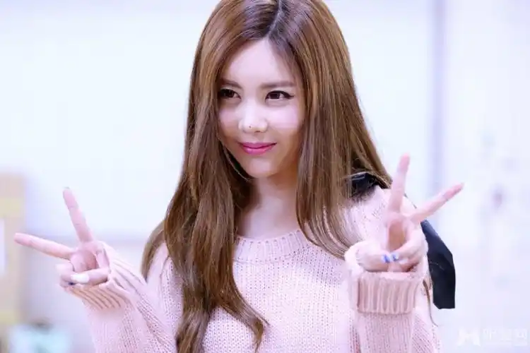 tara李居丽天生美人天天向上综艺首秀定情湖南卫视