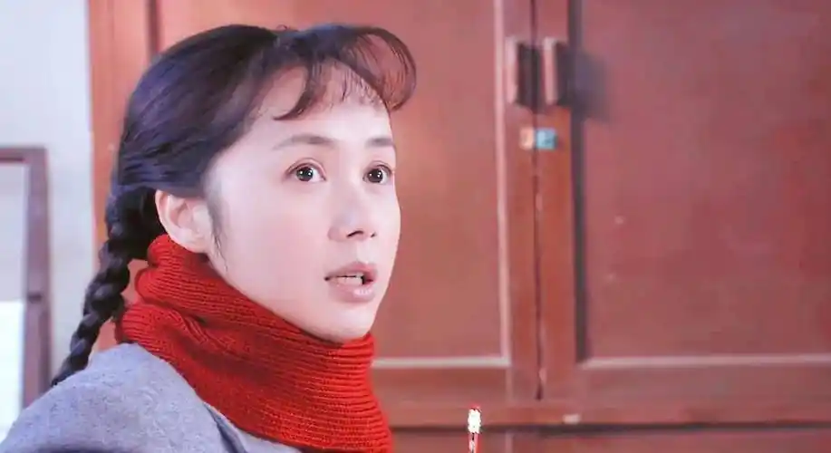 孝敬公婆,收养孤儿,尊重丈夫,演技超群的蒋雯丽,却遭遇网暴?