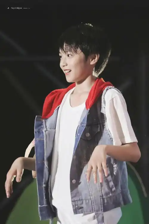 苍穹拥有无尽的闪耀和星辰十七岁生日快乐@时代少年团-刘耀文#刘耀文