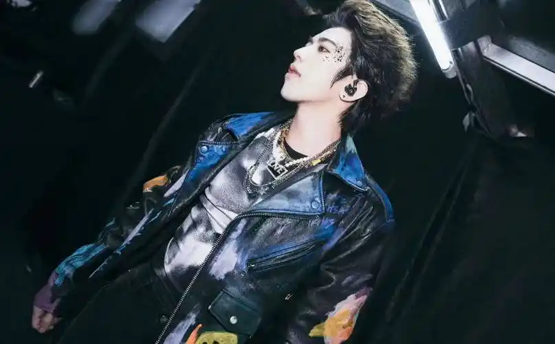 蔡徐坤孩子?董洁恋子?焉栩嘉破产?张星特被威胁?_亲儿子_圈圈_品牌