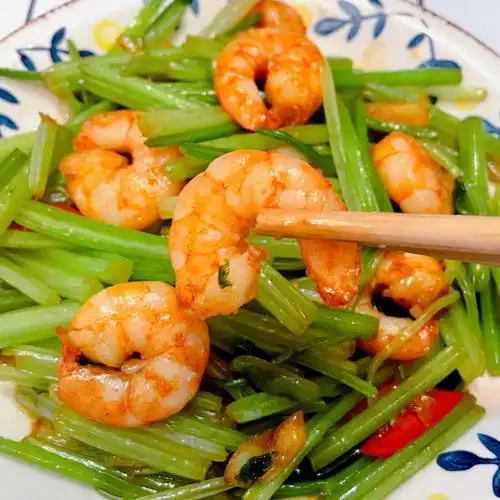 香喷喷的虾仁炒芹菜呀