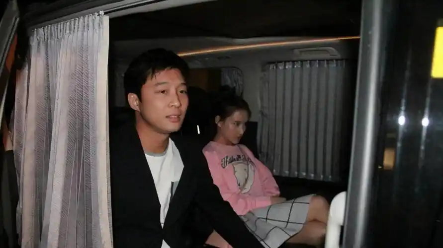 霍启刚和郭晶晶都为霍启山着急,他们给霍启山介绍了吴敏霞