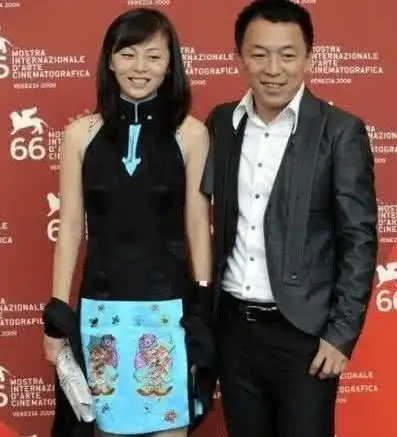 黄渤女儿正脸曝光长相可爱,6岁身高逼近爸爸胸口