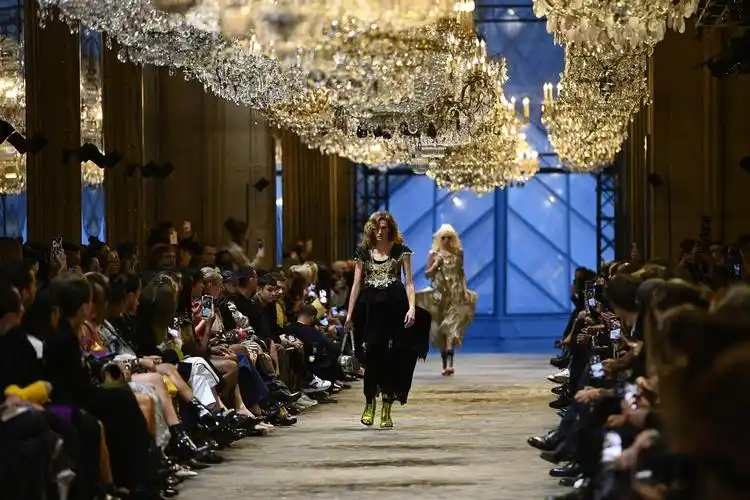 巴黎时装周路易威登品牌时装秀