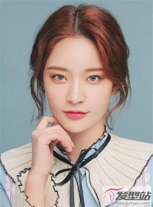 女生最新刘海发型 鬓发长刘海时尚显瘦
