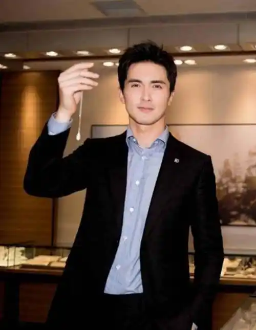 原创曾被嘲讽中戏之耻6次搭档迪丽热巴不温不火高伟光如今过得怎样