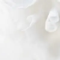 白色头像全白简约女生 很简单的白色背景女生头像_微信头像图片大全