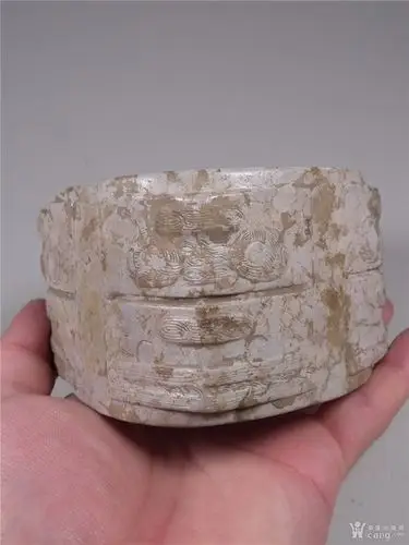 红玉带鸡骨白灰沁色双层兽面纹大玉琮