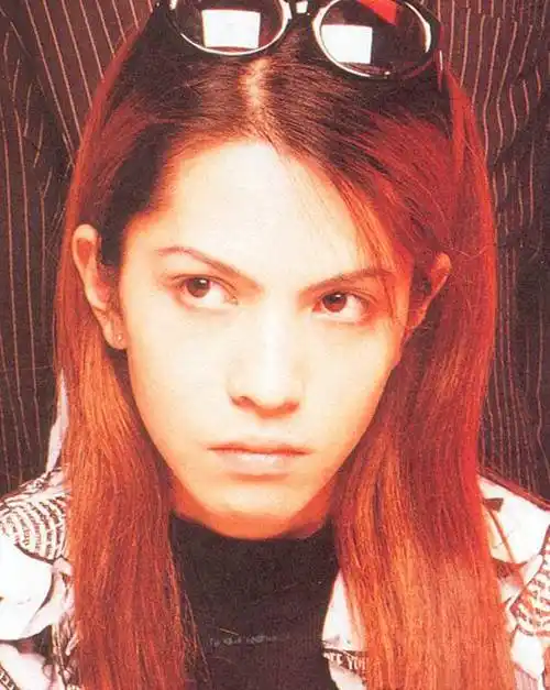 他的颜值和才华足够弥补身高的缺点了