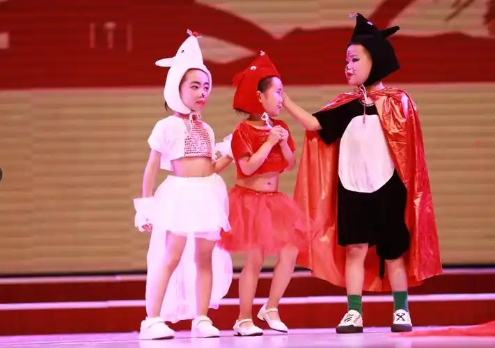 舞台表演部分小朋友相片