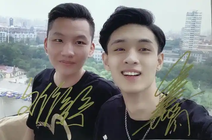 刘筱亭秦霄贤亲笔签名照片1款满5送12020德云社6寸签名照