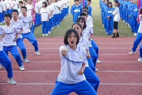 展现班级魅力彰显集体风采东江广雅初中部两操比赛精彩纷呈