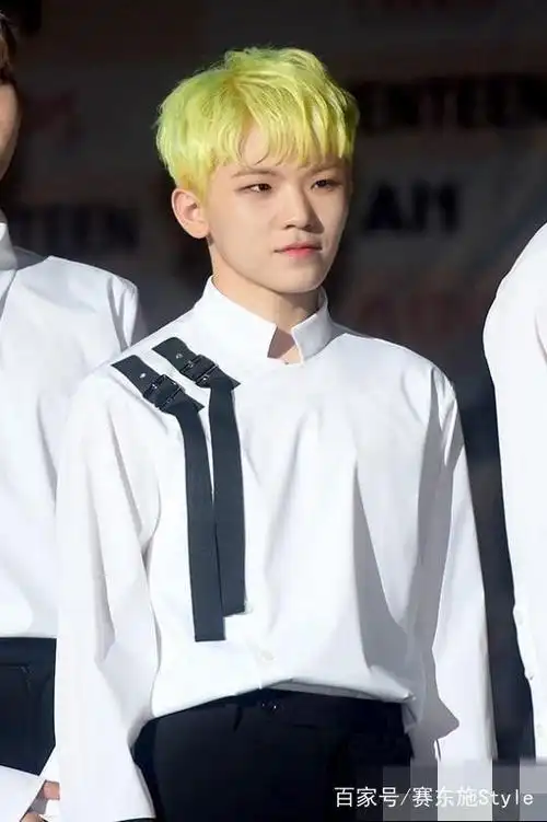 其实很多韩国男明星的真实身高都不高,甚至有些偶像艺人身高不足168cm