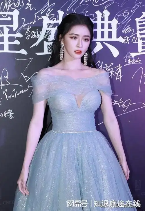 丰满身材蔡卓宜