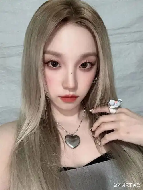 人气女星,精灵长相,当红女团成员宋雨琦,这样太漂亮了吧!