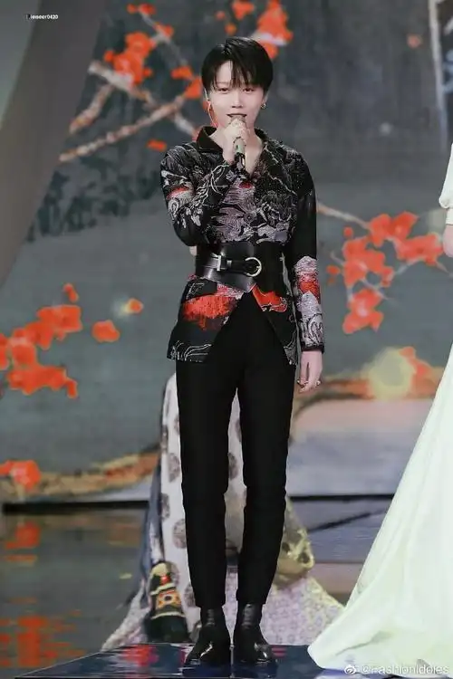 刘雨昕国风造型