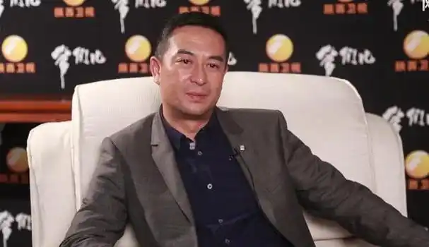 张嘉译虚假人设一夜崩塌?18年王海燕深夜发文:一纸协议,不再见