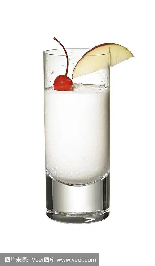 苹果果汁朗姆酒鸡尾酒