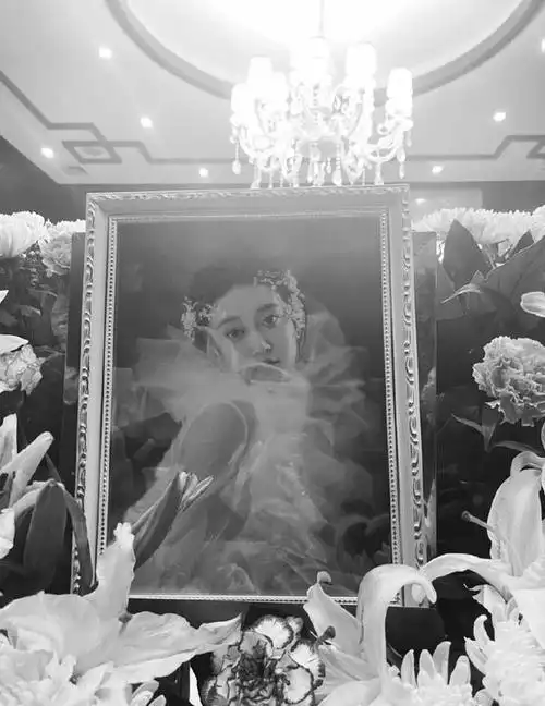 孙侨潞妈妈悲痛发文:没打招呼就去了魔仙堡