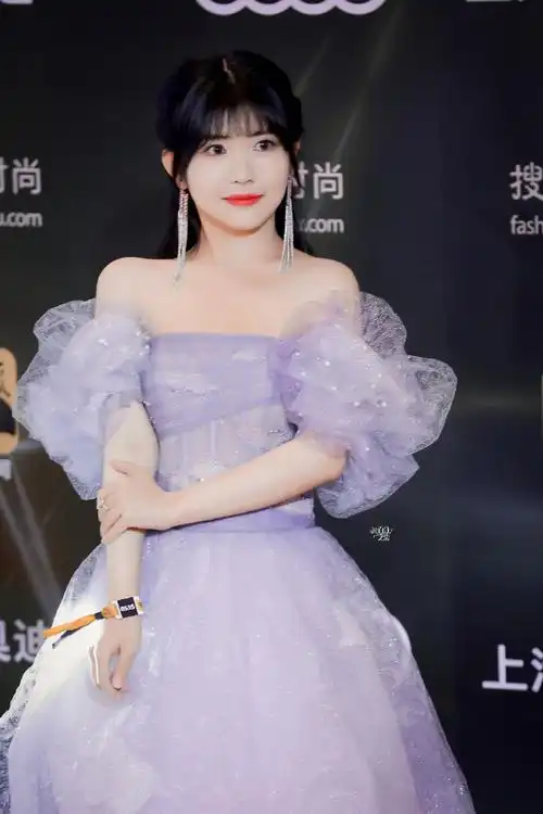 搜狐时尚盛典进取之夜##赖美云的礼服裙上有云彩