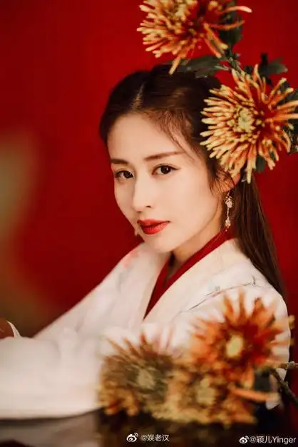 颖儿立冬古装扮相