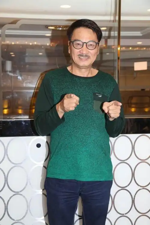 吴孟达的一生有多坎坷?