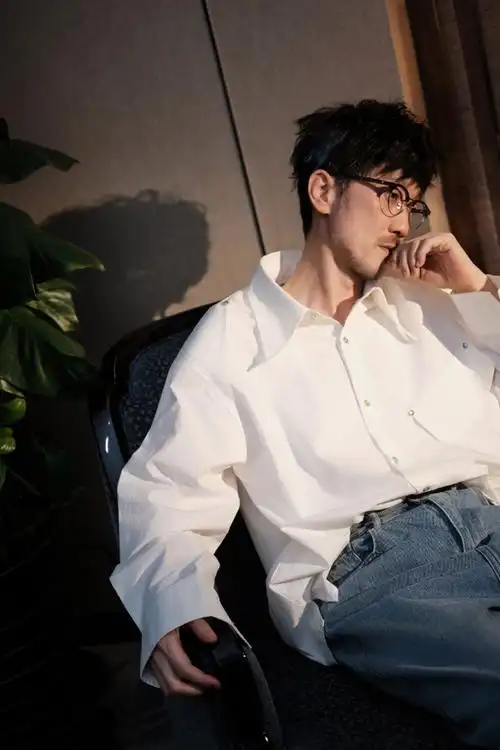 周传雄超话92#传个照片#小加悄悄放送,@周傳雄美貌不偷闲