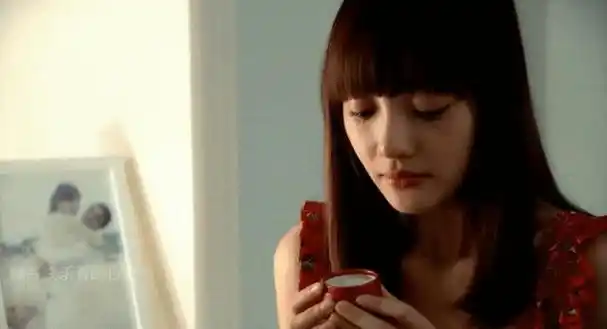 李小璐穿"连体丁字裤"热舞擦边,不雅照遭疯传