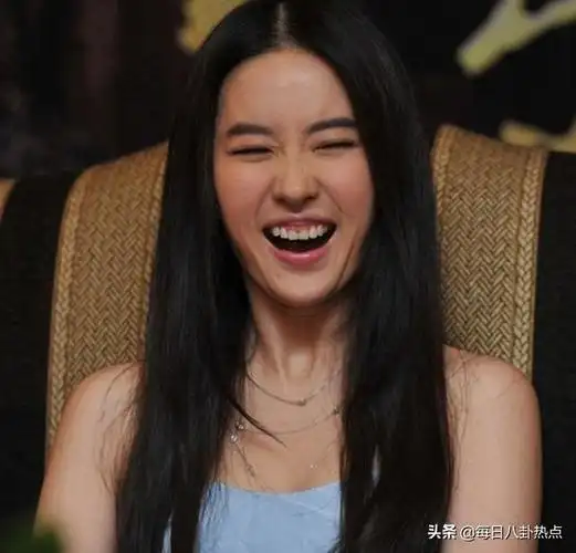 7位明星的缺陷:杨幂的头发,赵丽颖的背,而她天生没有子宫