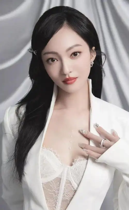 张韶涵美照,魅力大气!__财经头条