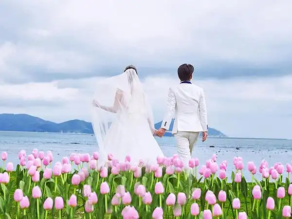 故事感十足的背影婚纱照拍摄灵感