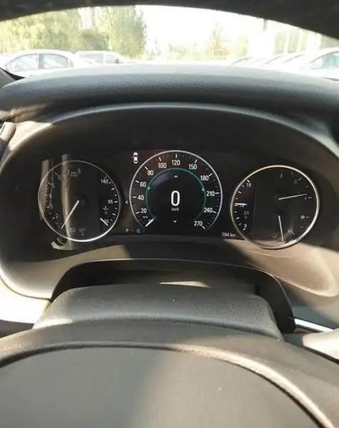 新君越仪表盘式样(新君越仪表盘式样图解)-海龙汽车网