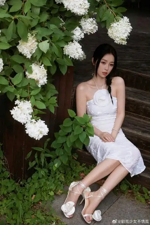 虞书欣鞋不合脚##谁给虞书欣选的鞋子