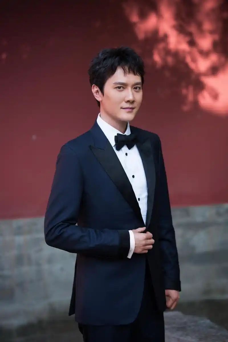冯绍峰,亚洲影视周启动仪式 文明之光,银幕绽放 以演员之心,铸角色峰
