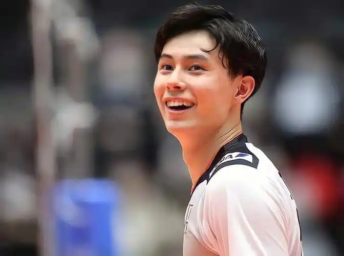 高桥蓝19岁日本排球混血王子