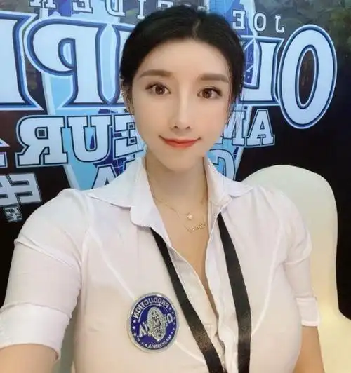 95后"臀神"刘太阳,玲珑身材让人羡慕不已,被称为"中国版卡戴珊"_易看