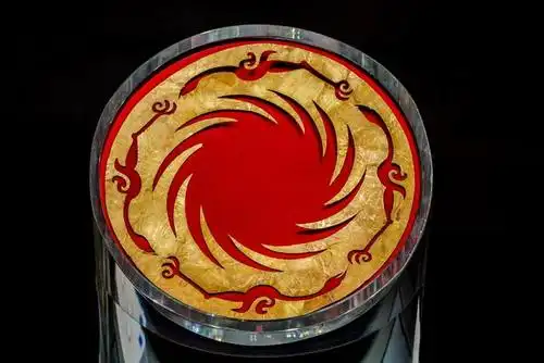 太阳神鸟是古蜀人早期部落的图腾,太阳神鸟金饰极有可能是古蜀王举行