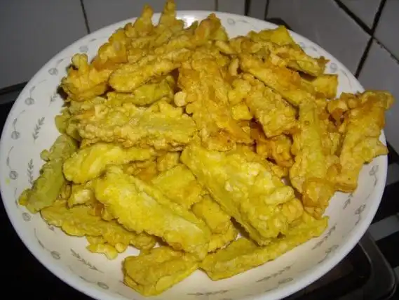 软萌炸牛奶条,软萌炸牛奶条的家常做法 - 美食杰软萌炸牛奶条做法大全