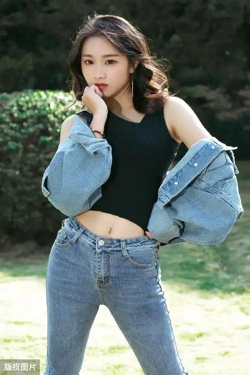 为什么都喜欢长腿女生(一米八大长腿女生)