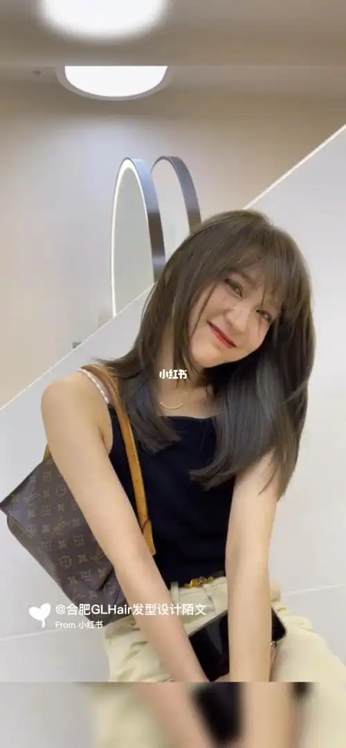 气质锁骨发摩根烫77冷茶色