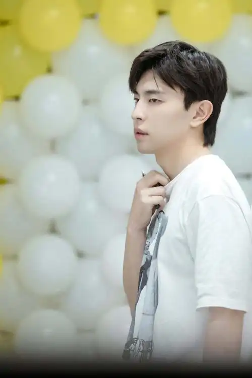 邓伦密室大逃脱高清剧照 是超级可爱帅气的邓伦啊!_高清图集_新浪网