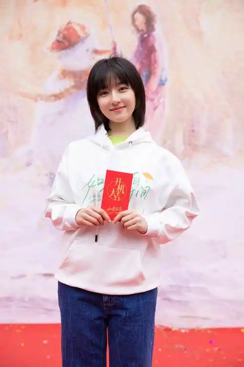 李兰迪《如果还有时间》开机 饰治愈系女孩安知雀_林拓_生活_小猫