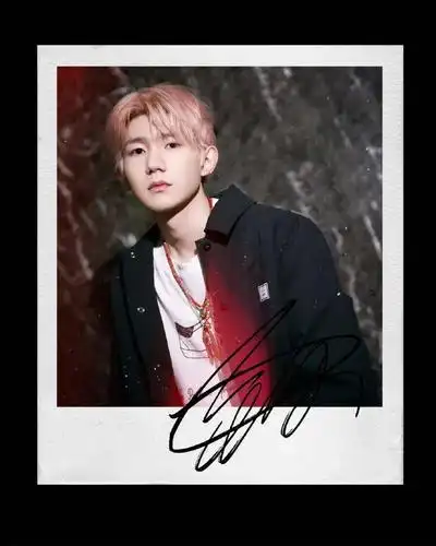 王源签名版拍立得来咯手慢者无哦